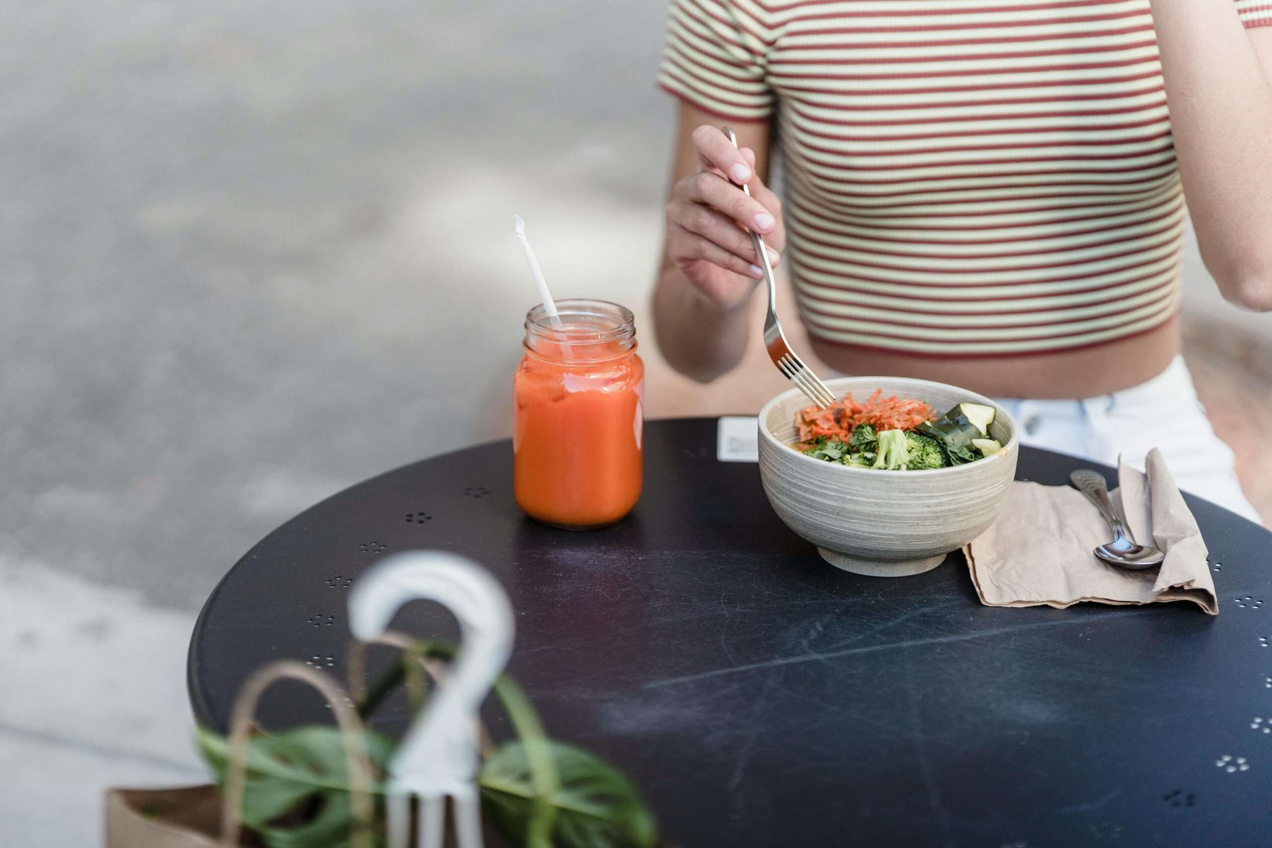 Natural Ways to Strengthen the Immune System Through Diet and Lifestyle