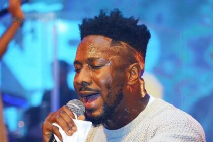 41 Minutes of Intense worship with Peterson Okopi